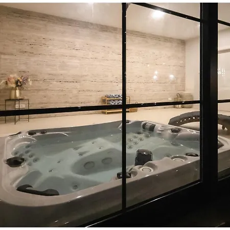 Awesome In Podgrade With Sauna Prázdninový dům *